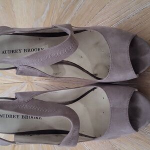 Audrey Brooke Wedges